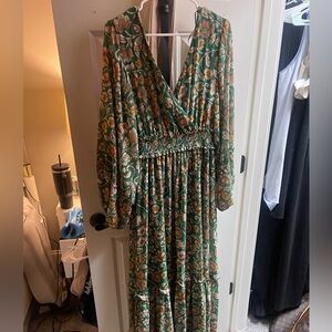 NWT Vici Maxi